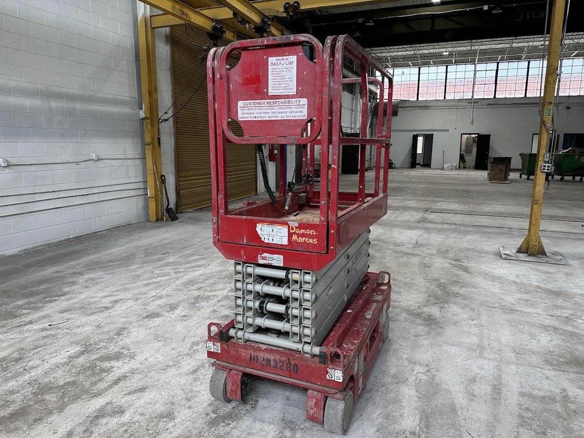 2019 MEC Micro19 19' Electric Scissor Lift