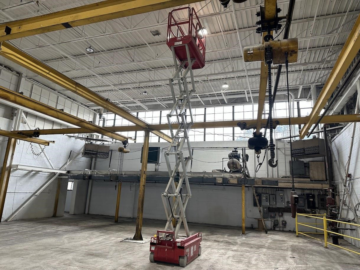 2019 MEC Micro19 19' Electric Scissor Lift