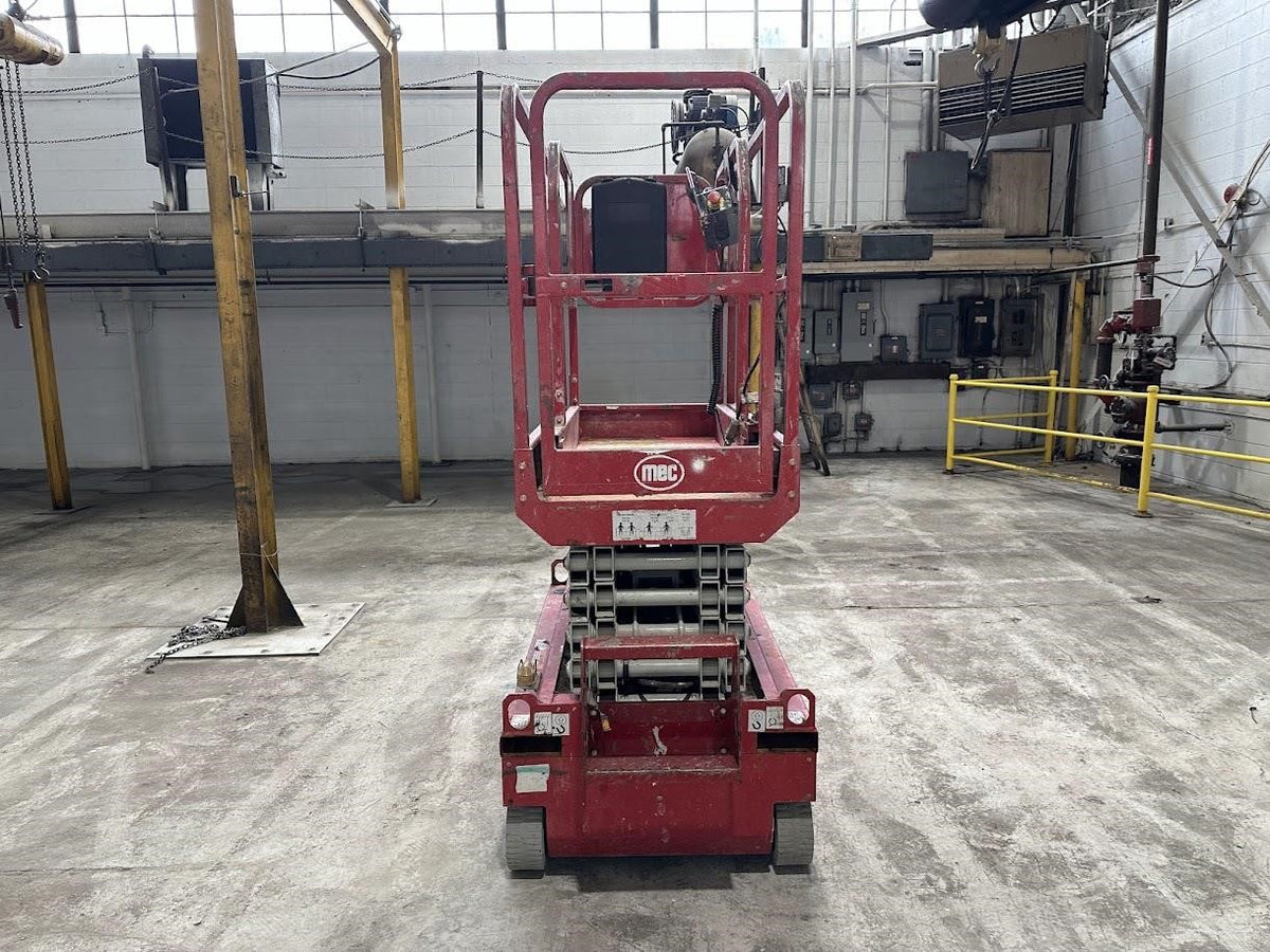 2019 MEC Micro19 19' Electric Scissor Lift