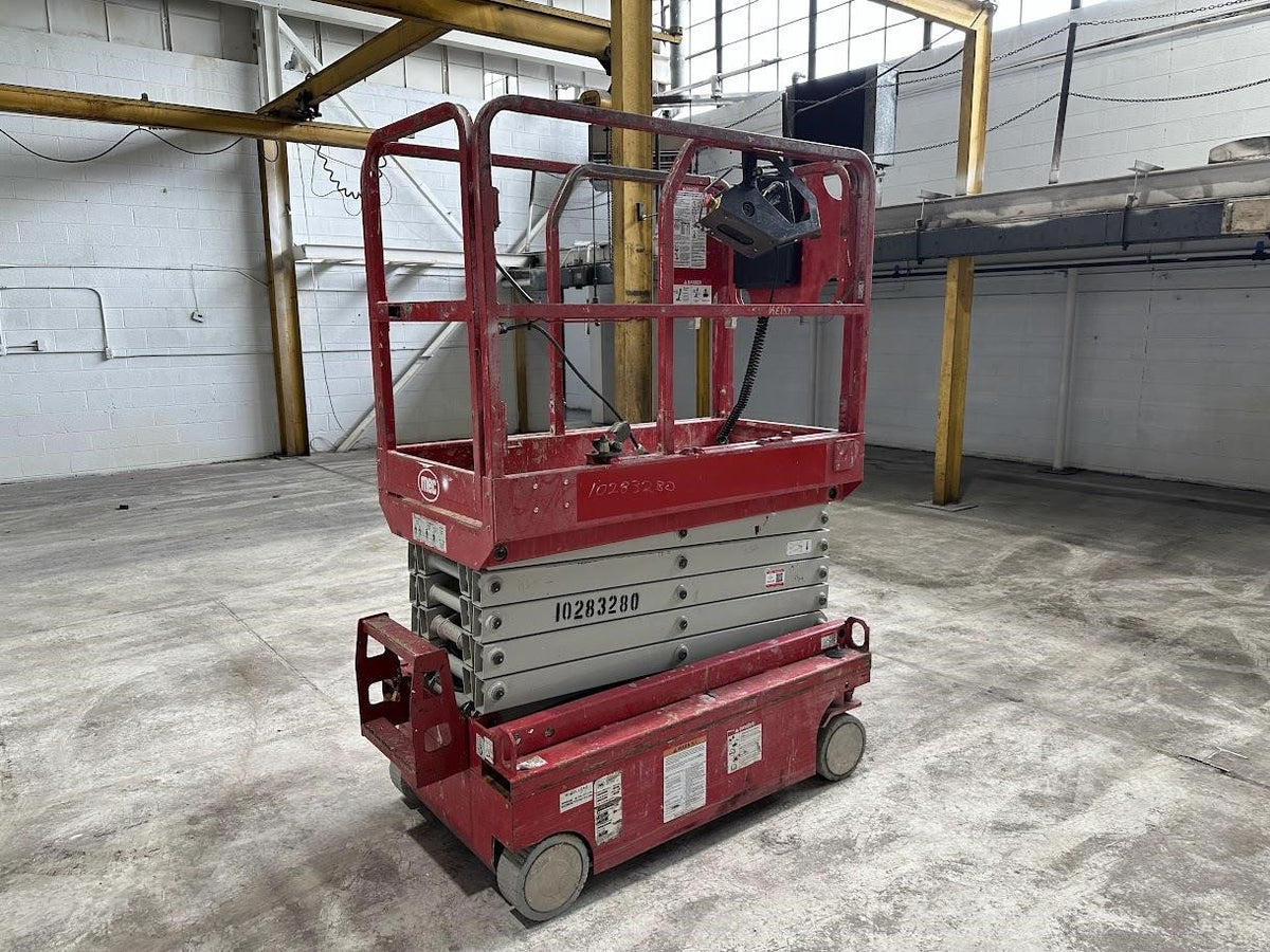 2019 MEC Micro19 19' Electric Scissor Lift