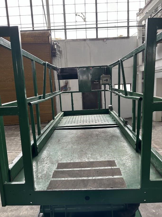1999 Condor V2648XL 26' Electric Scissor Lift