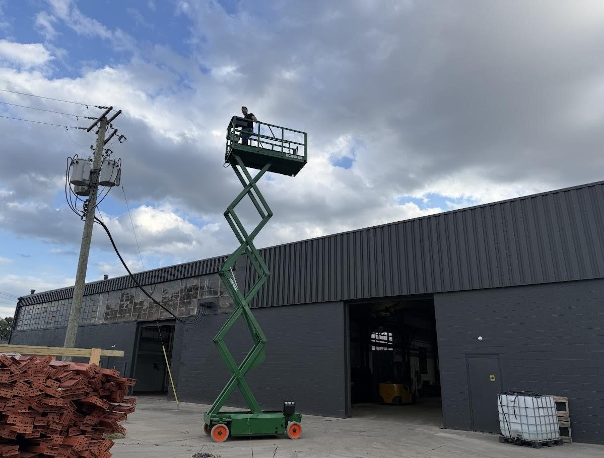 1999 Condor V2648XL 26' Electric Scissor Lift