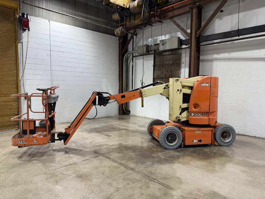 2014 JLG E300AJP 30' Electric Articulating Boom Lift