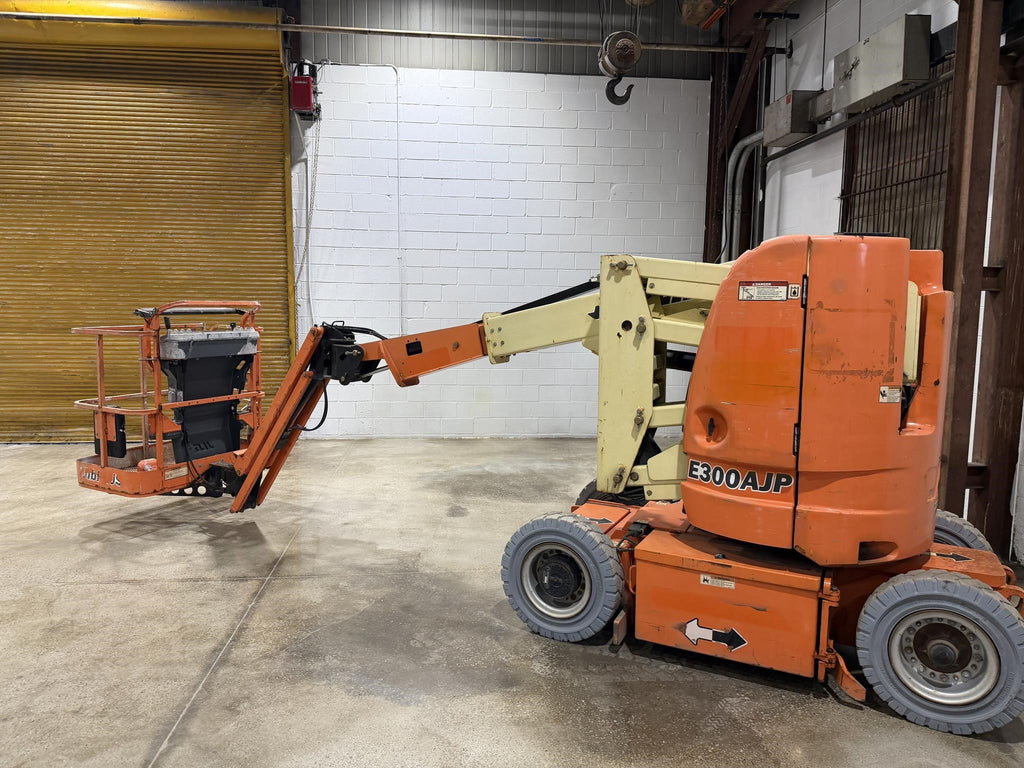 2014 JLG E300AJP 30' Electric Articulating Boom Lift