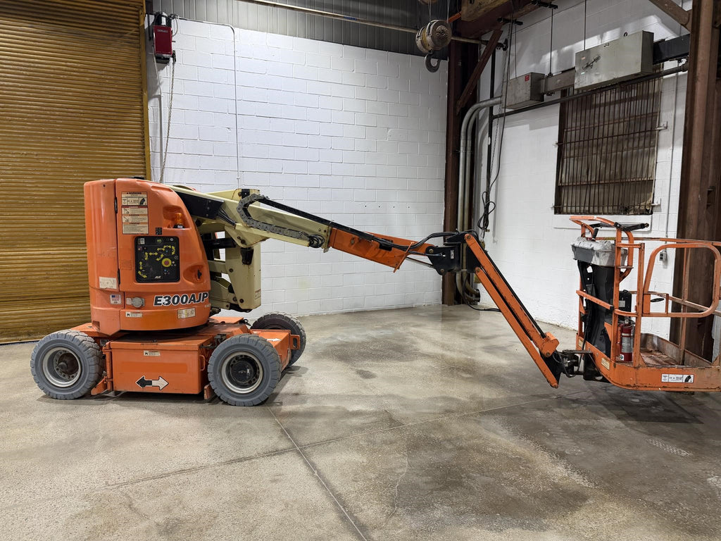 2014 JLG E300AJP 30' Electric Articulating Boom Lift