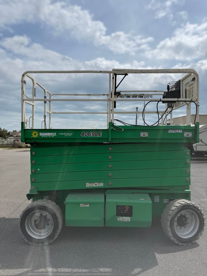 2017 JLG 4069LE Scissor Lift