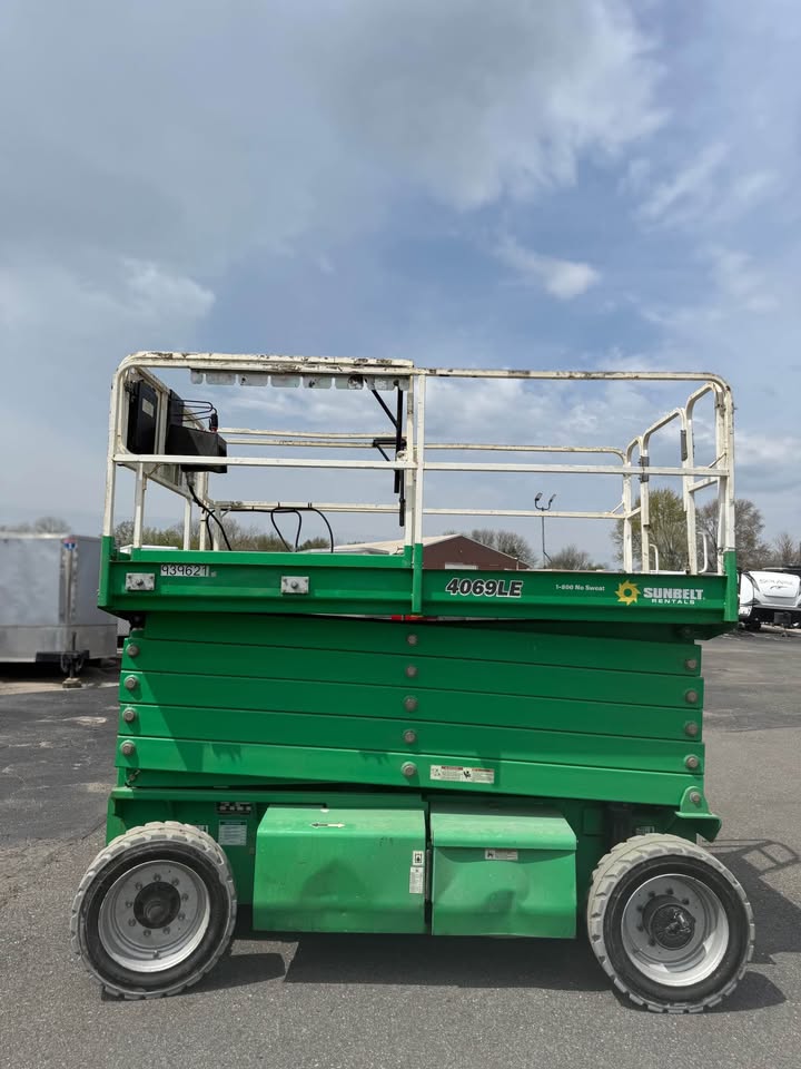 2017 JLG 4069LE Scissor Lift