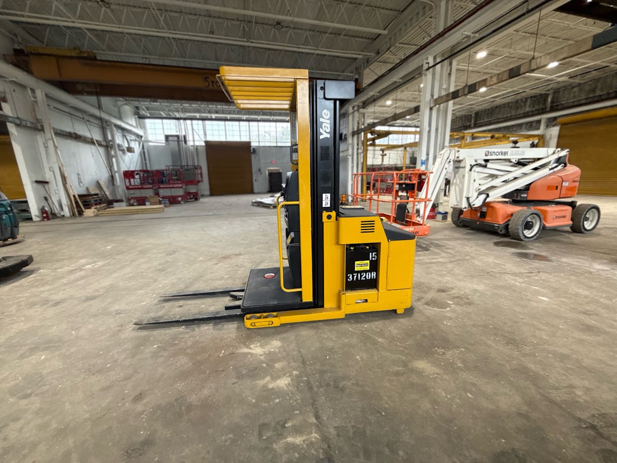 2002 Yale OS030ECN Electric Order Picker + Basket