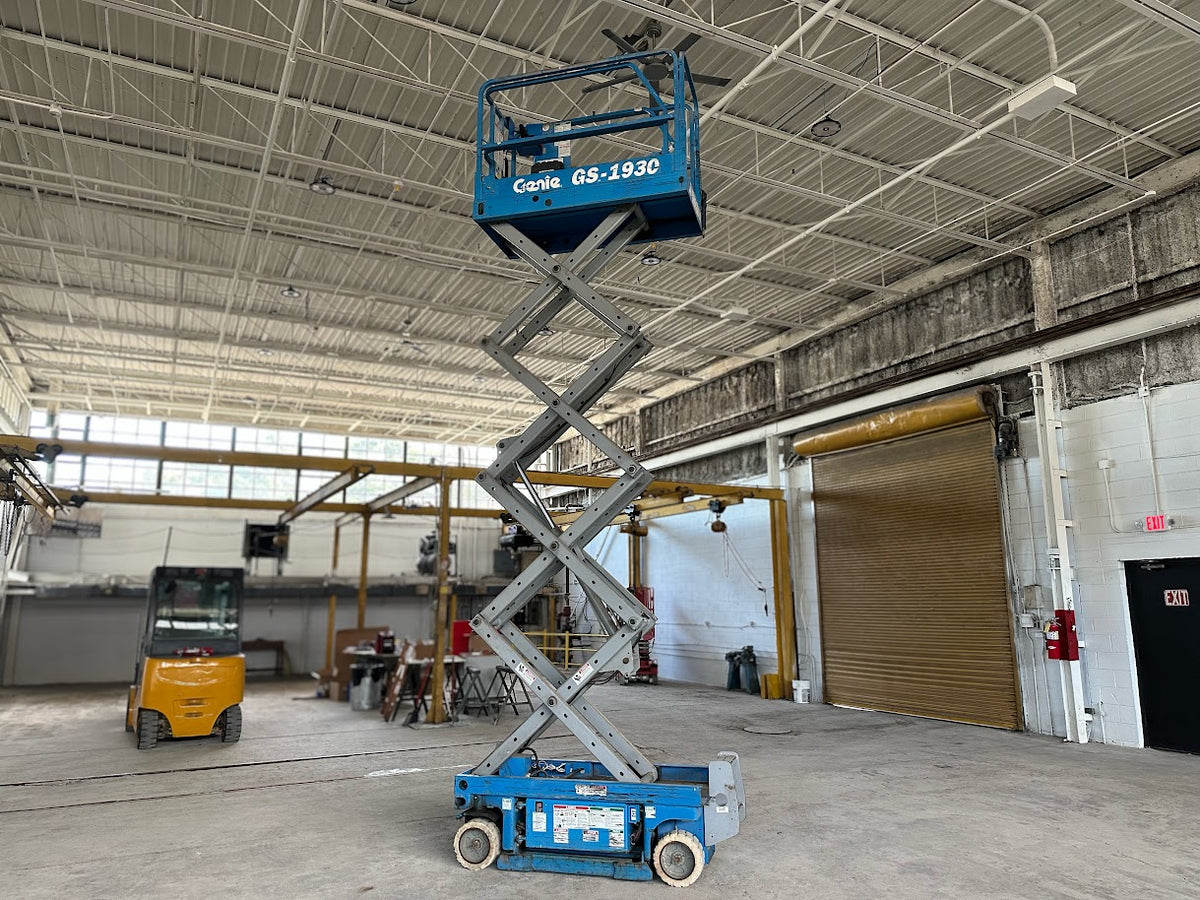 2001 Genie GS-1930 19' Electric Scissor Lift