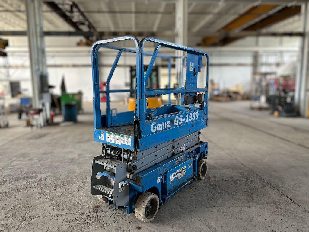 2001 Genie GS-1930 19' Electric Scissor Lift