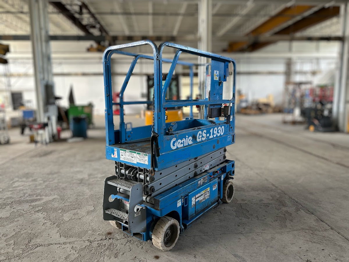 2001 Genie GS-1930 19' Electric Scissor Lift