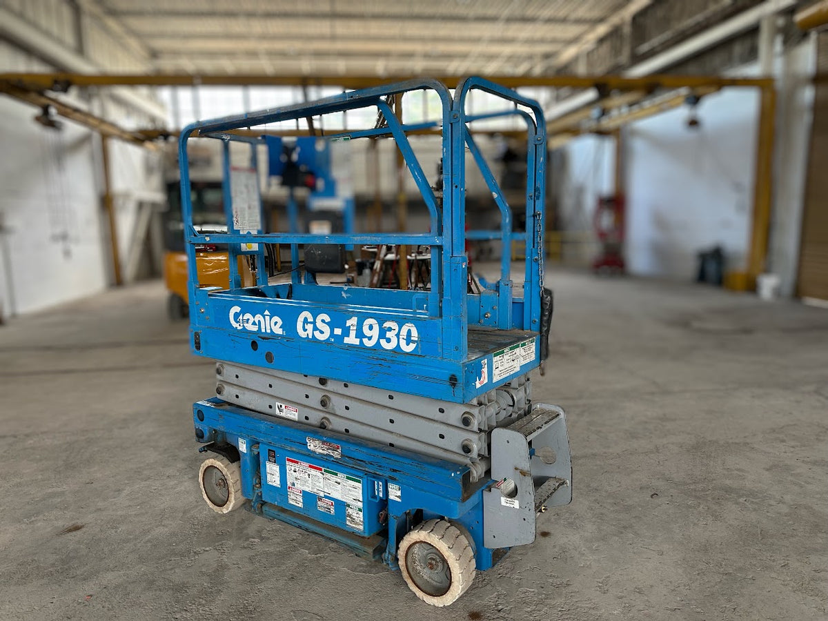 2001 Genie GS-1930 19' Electric Scissor Lift