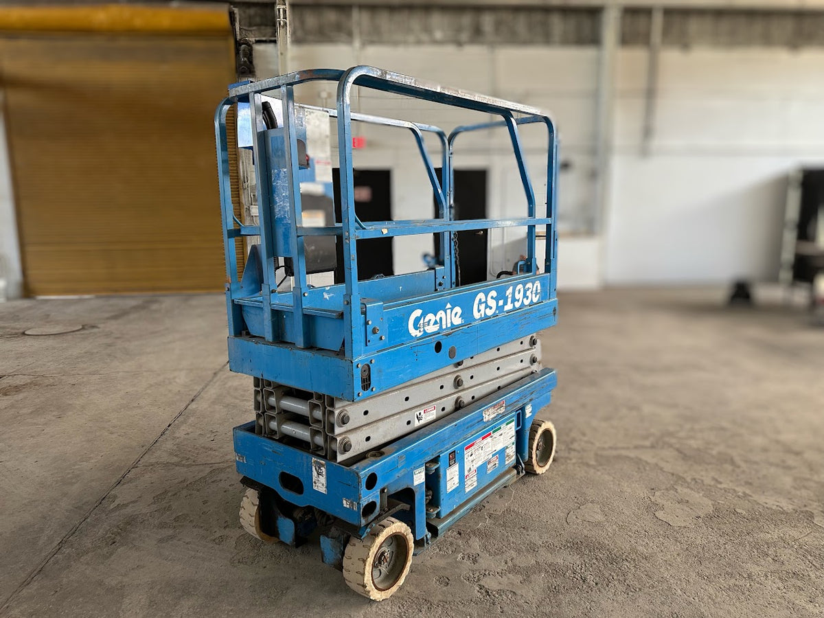 2001 Genie GS-1930 19' Electric Scissor Lift