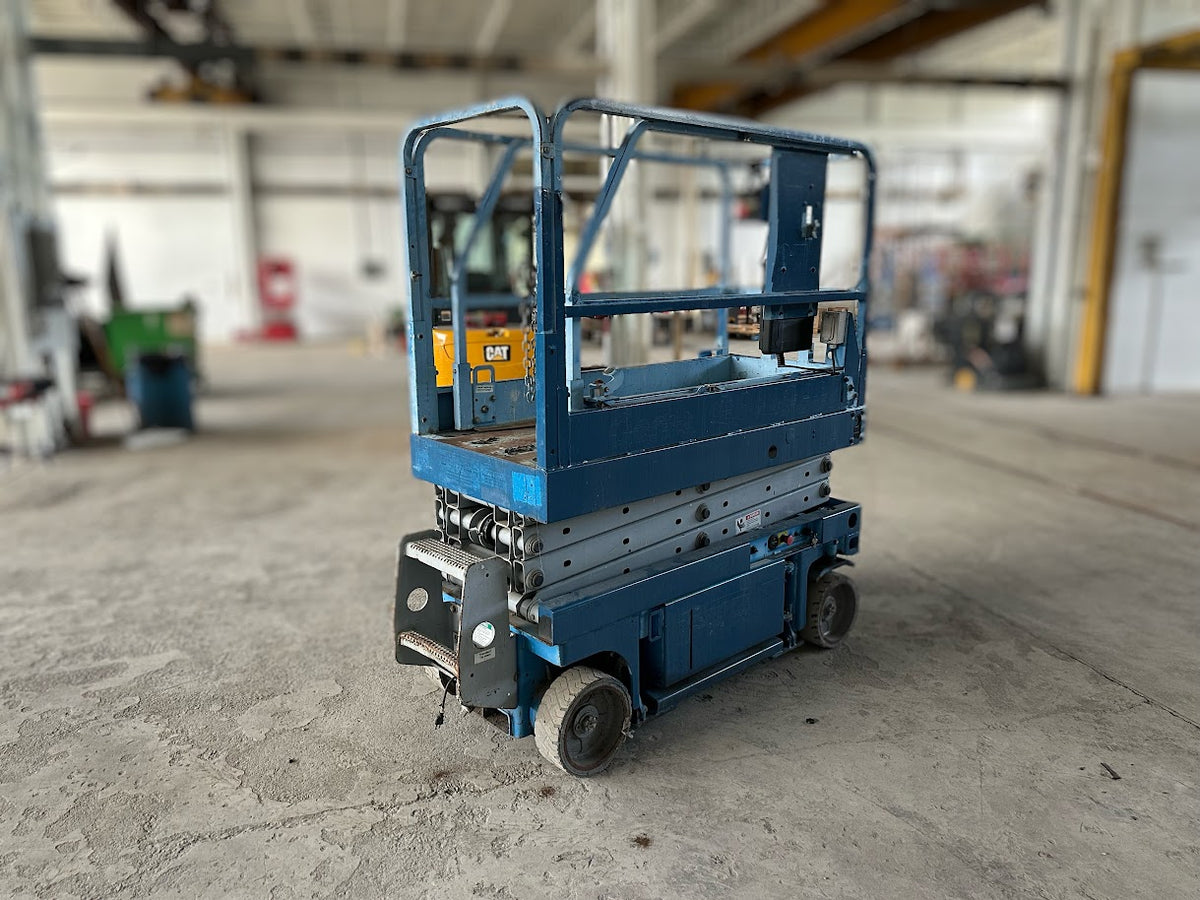 2001 Genie GS-1930 19' Electric Scissor Lift
