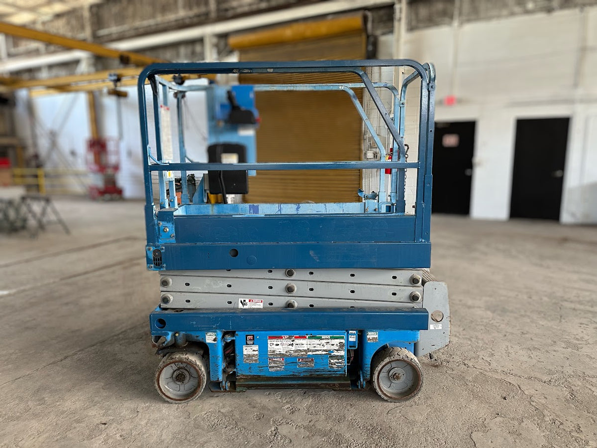 2001 Genie GS-1930 19' Electric Scissor Lift