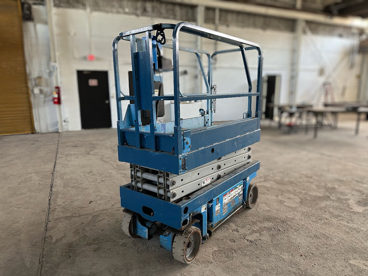 2001 Genie GS-1930 19' Electric Scissor Lift