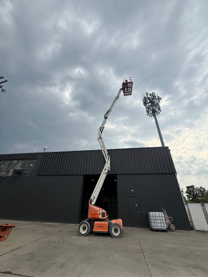 2017 Snorkel A46JE 46' Electric Articulating Boom Lift