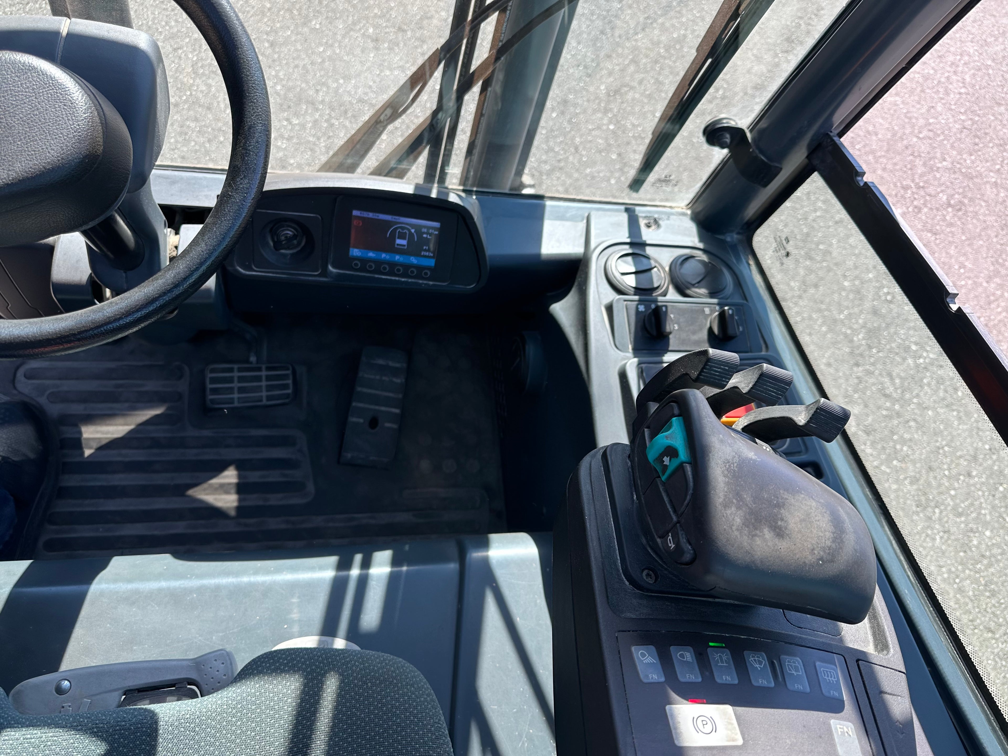2014 Caterpillar 2EP6500 Electric Forklift