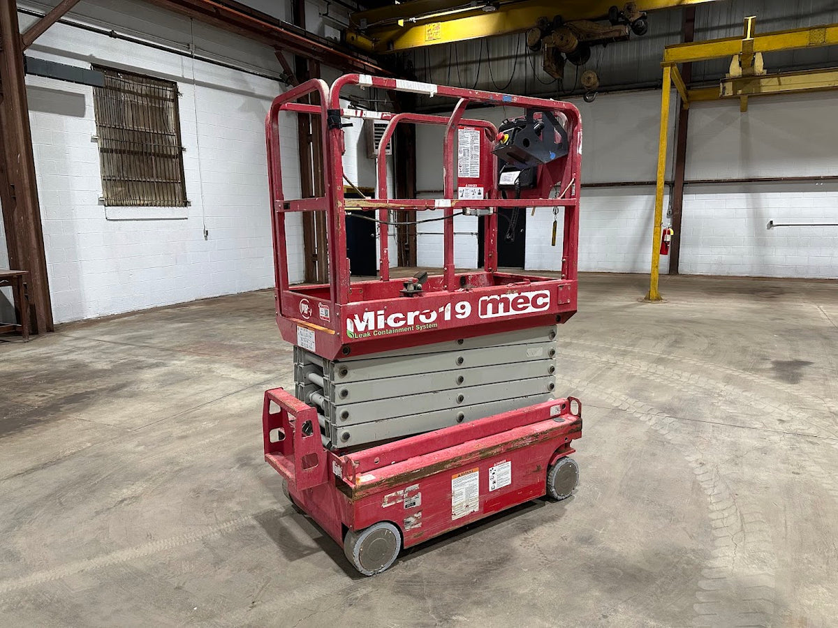 2020 MEC Micro19 19' Electric Scissor Lift