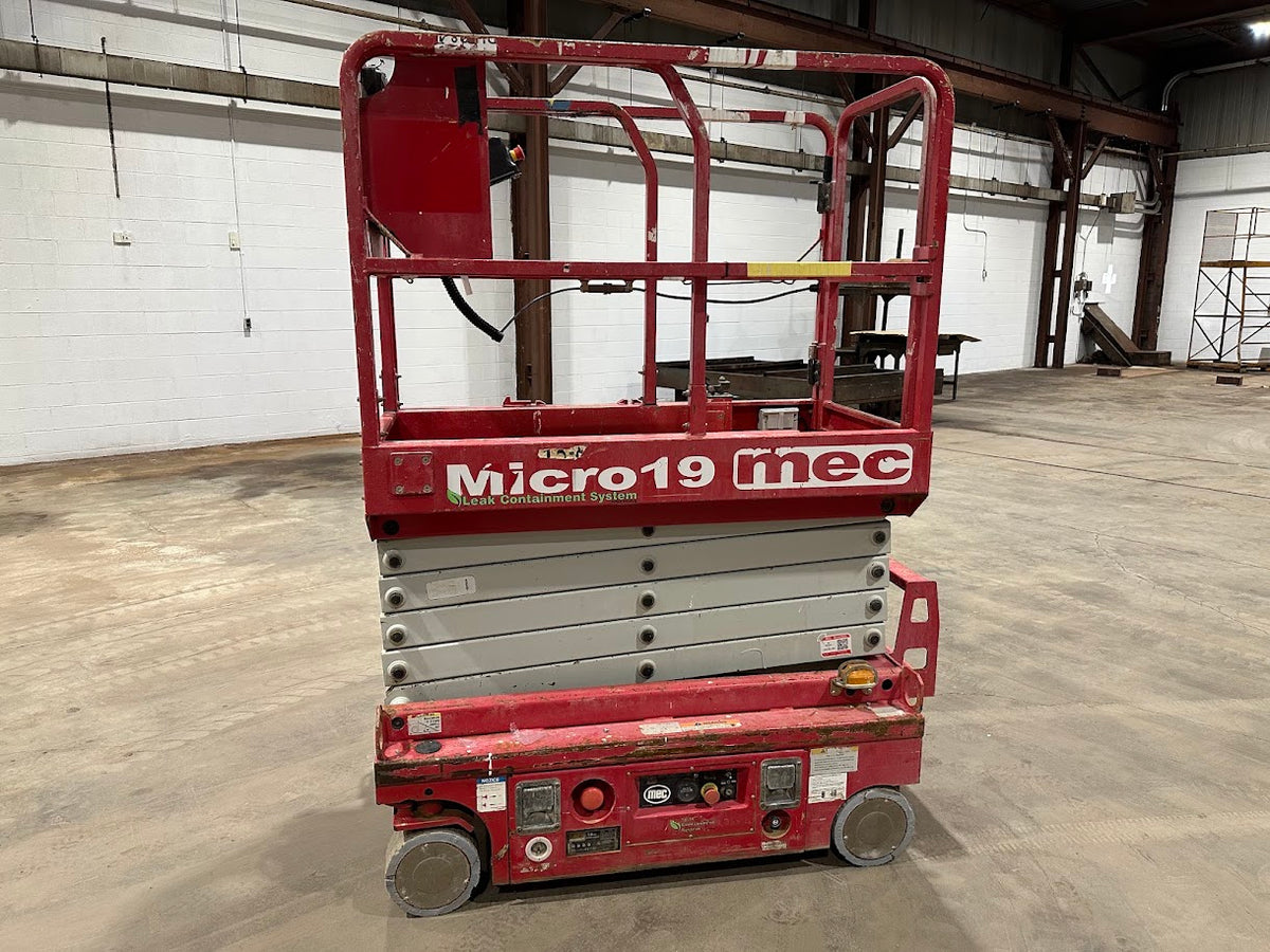 2020 MEC Micro19 19' Electric Scissor Lift