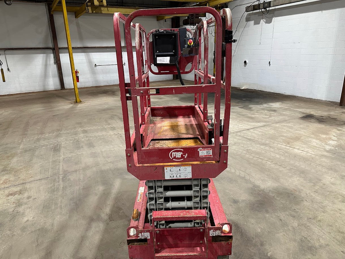 2020 MEC Micro19 19' Electric Scissor Lift
