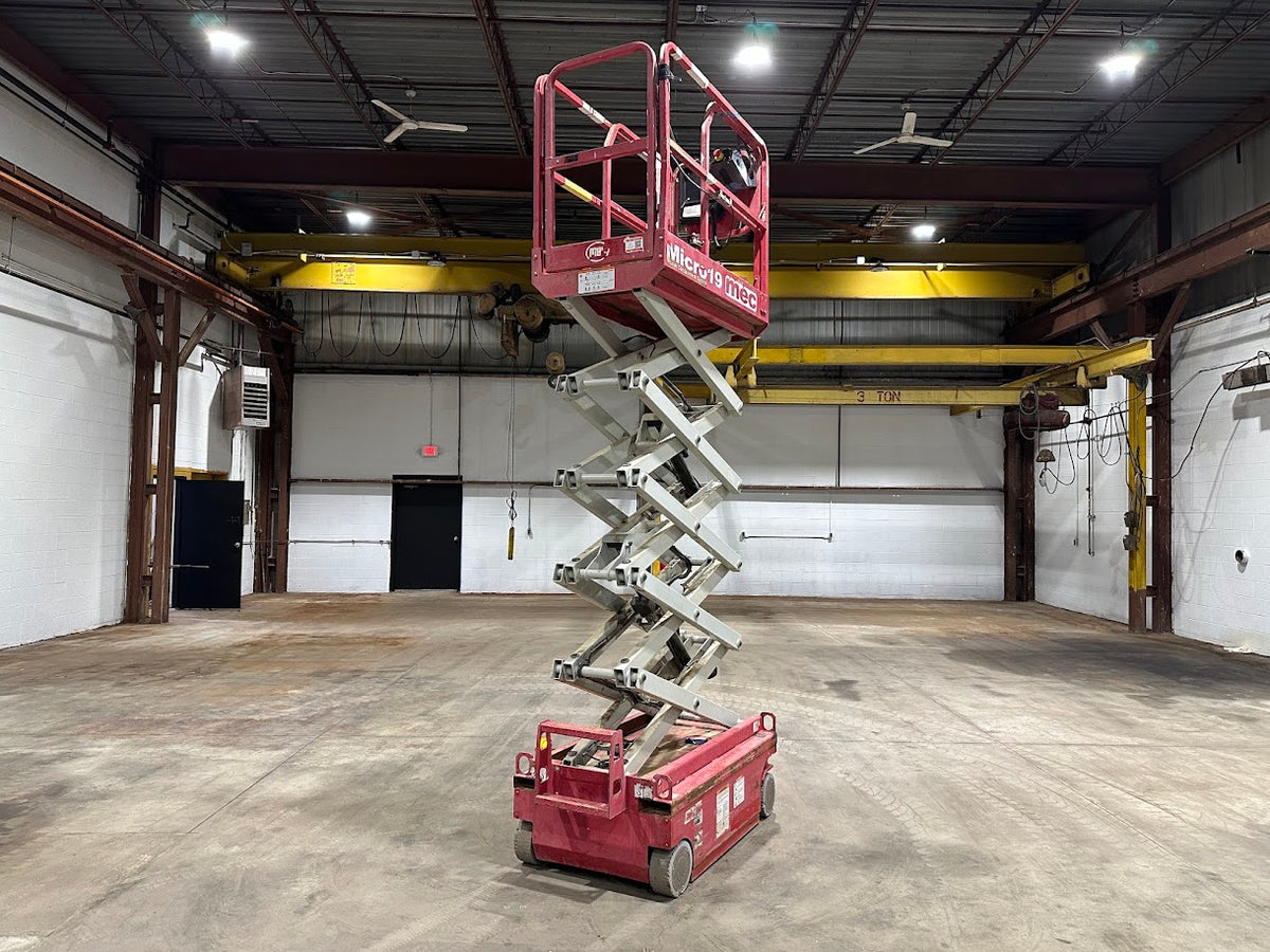 2020 MEC Micro19 19' Electric Scissor Lift