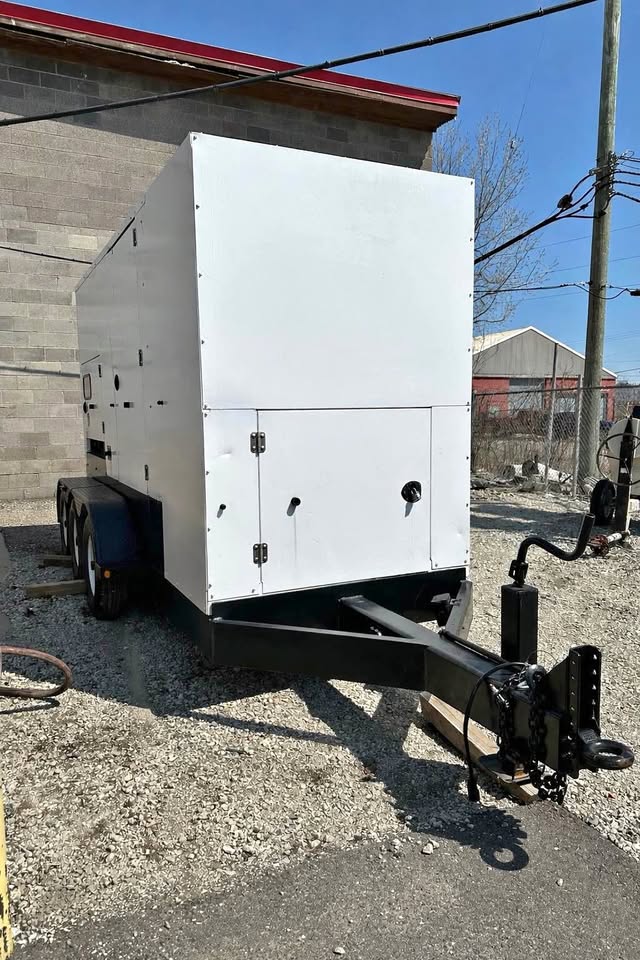 2013 Cummins 375KVA Tow Behind Generator