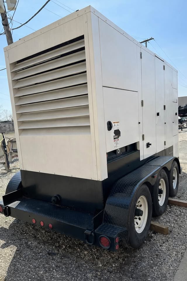 2013 Cummins 375KVA Tow Behind Generator